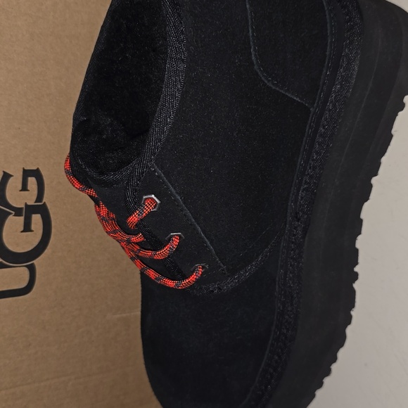 AUTHENTIC UGG Neumel Heritage Platform  Size 9, Color Black - Picture 9 of 11